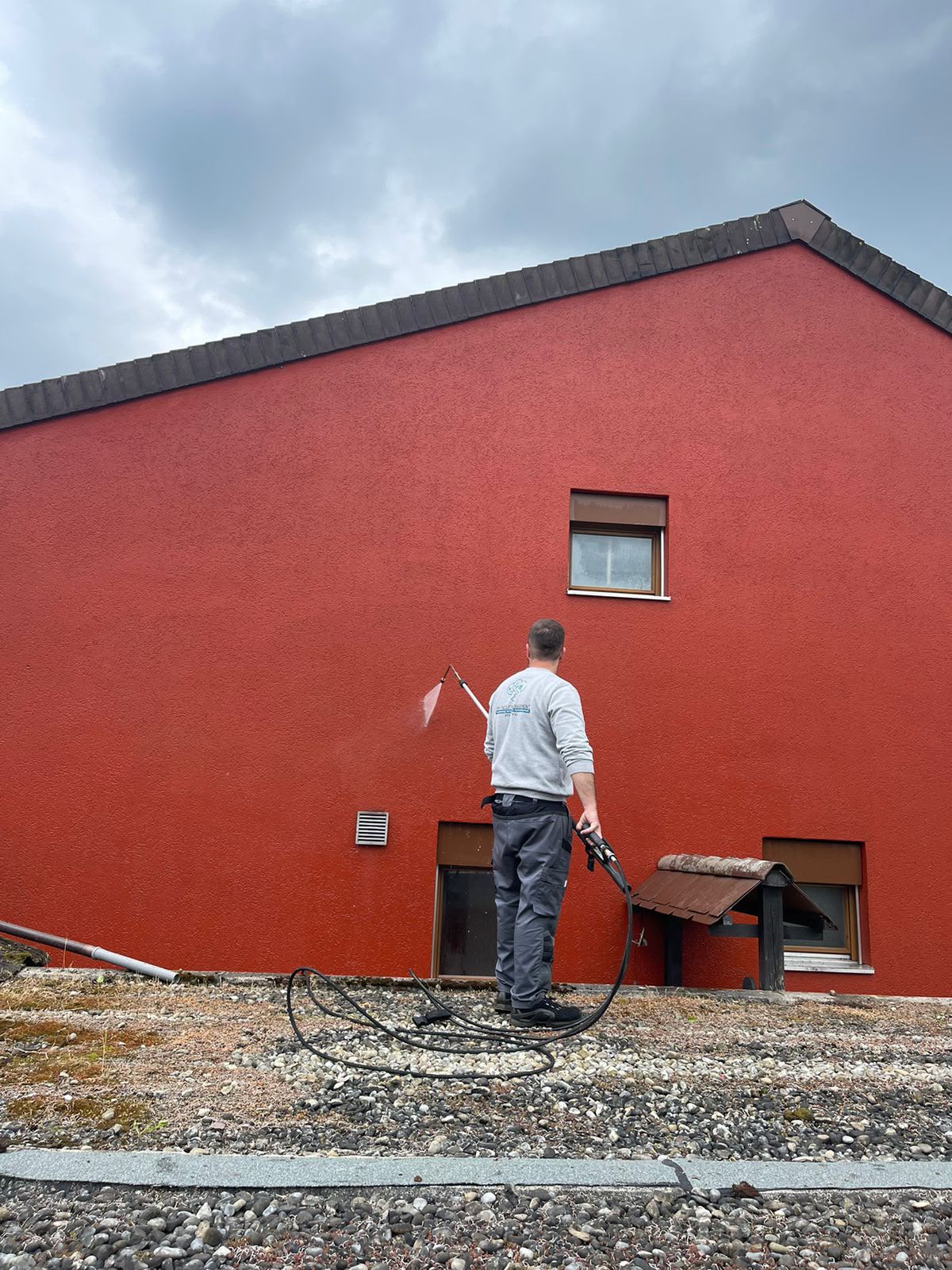 Fassadenreinigung mit Hochdruck